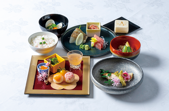 旬の食材を使用した洋上の「美食」