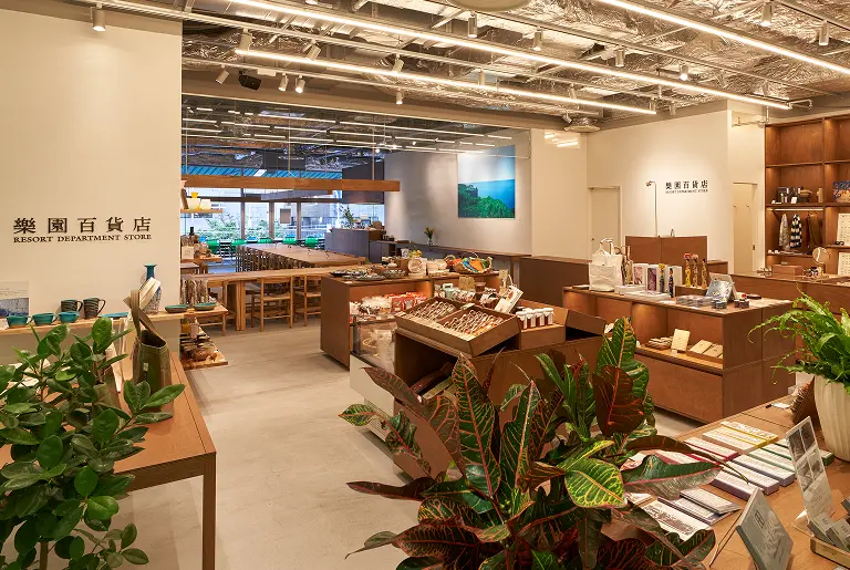 乗船前にゆったりと市街散策やショッピングへ