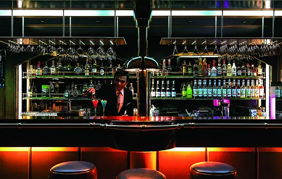 「飛鳥Ⅱ」で堪能する至福の洋上時間